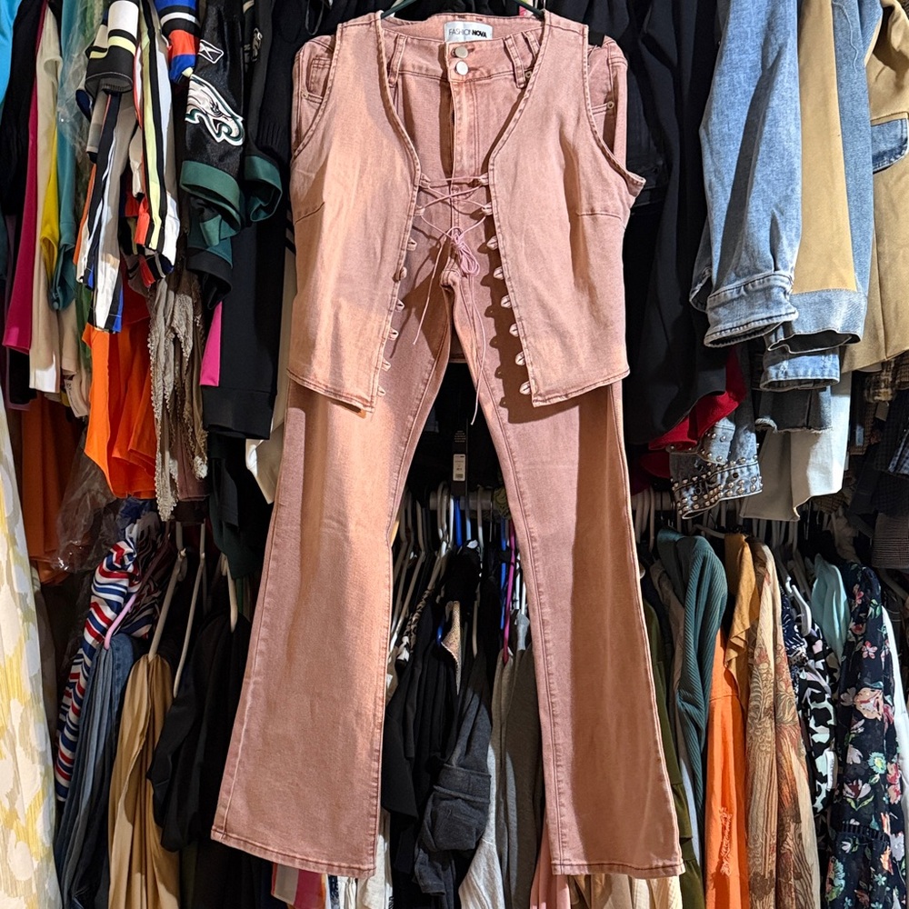 FASHION NOVA Women’s Pink Lace-Up Flare pant set nwt